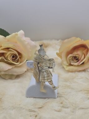 Vintage Carved Horn Scottish Bagpiper Brooch Pin Mid Century Scotland Souvenir